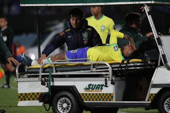Neymar se rompe el ligamento cruzado anterior y el menisco