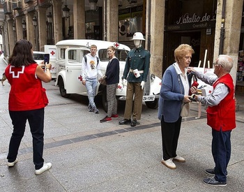 Cruz Roja recauda más de 3.400 euros en el Día de la Banderita