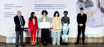 Alumnas del Camino de la Miranda recogen el premio RedeSteam