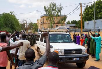 Francia prepara la evacuación de sus ciudadanos en Níger