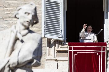 El Papa aprueba la bendición de parejas homosexuales