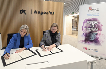 Junta y CaixaBank firman un acuerdo por la igualdad de género