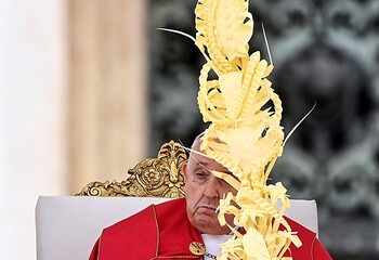 El papa no lee la homilía de la misa del Domingo de Ramos