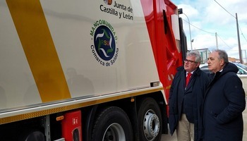 Comarca de Saldaña recibe un nuevo camión de la basura