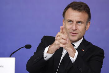 Macron pide abrir un debate en la UE sobre el uso de armas