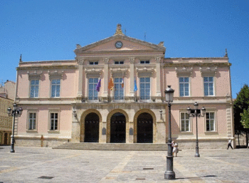 El Ayuntamiento aprueba 2 convenios con la UPP y CEOE Palencia