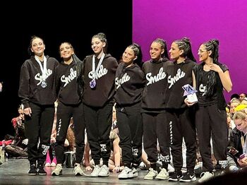 La escuela de danza Smile se alza con diez premios en el Orbe