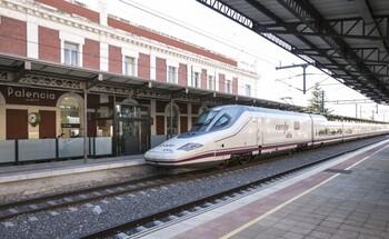 Usuarios del AVE pide parada de los nuevos trenes a Asturias
